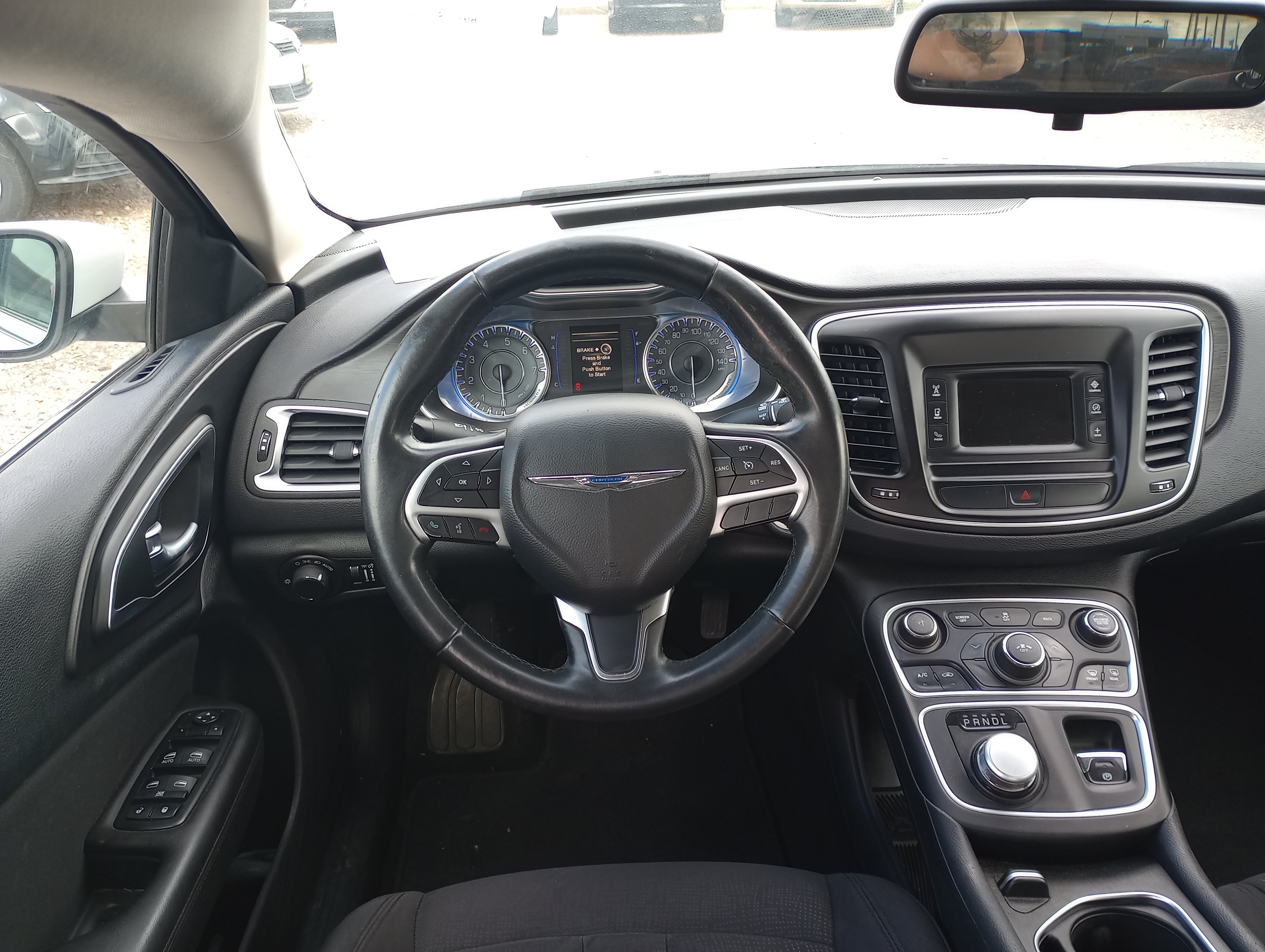 Used 2015 Chrysler 200 Limited FWD image 9