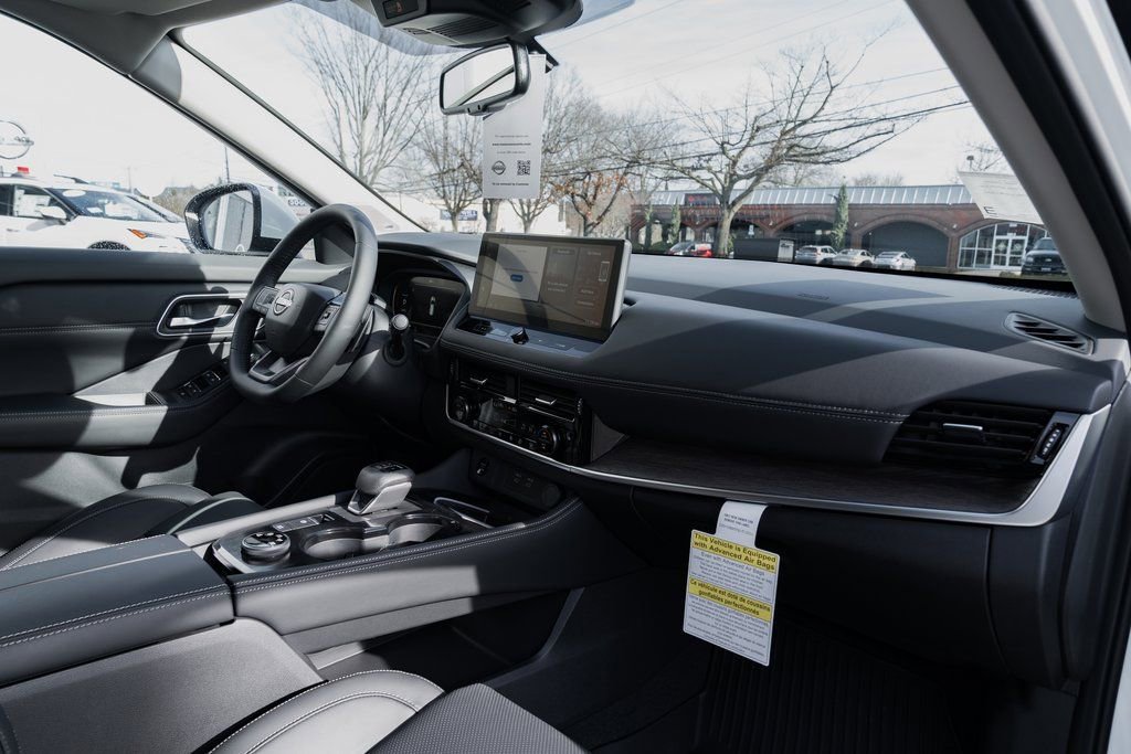 New 2026 Nissan Rogue Platinum image 27