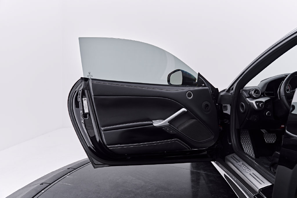 Used 2015 Ferrari F12 Berlinetta RWD image 41