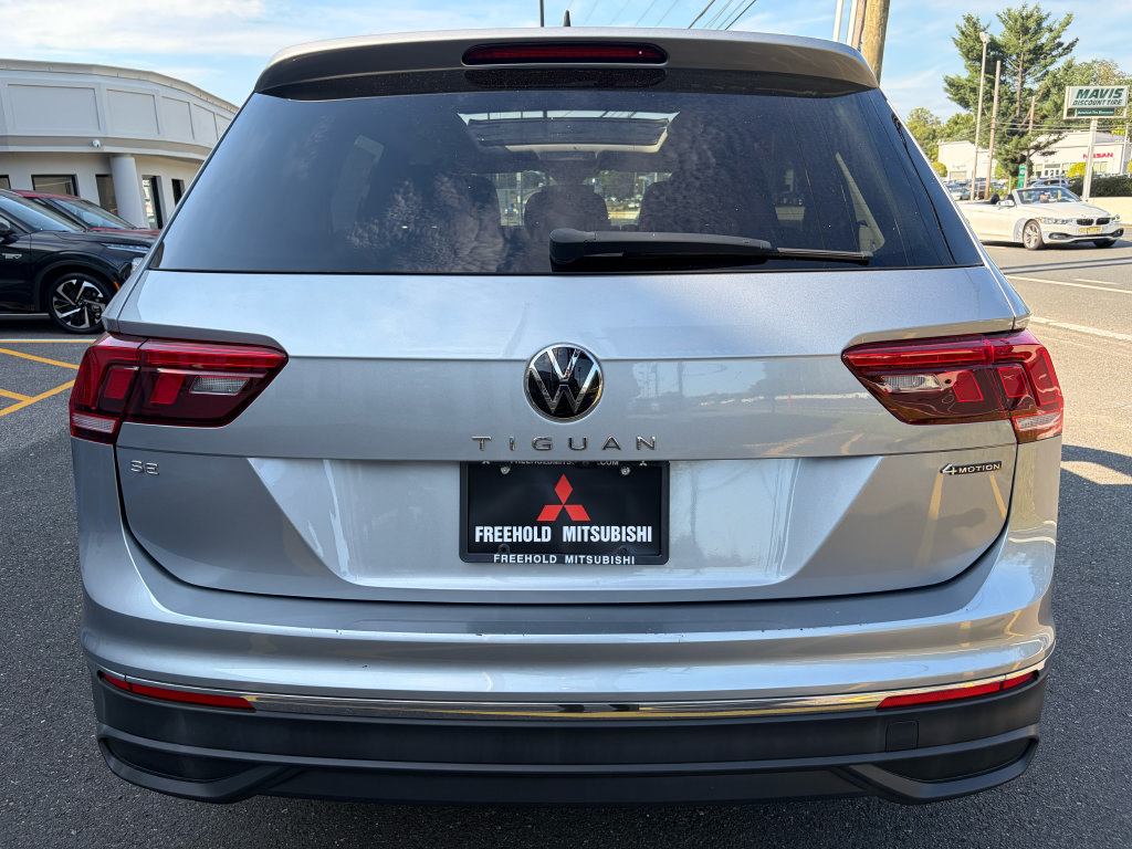 Used 2022 Volkswagen Tiguan SE w/ Panoramic Sunroof Package AWD/4WD image 7