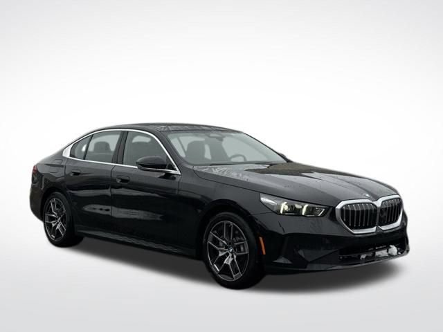 New 2026 BMW 530i xDrive w/ Premium Package image 3