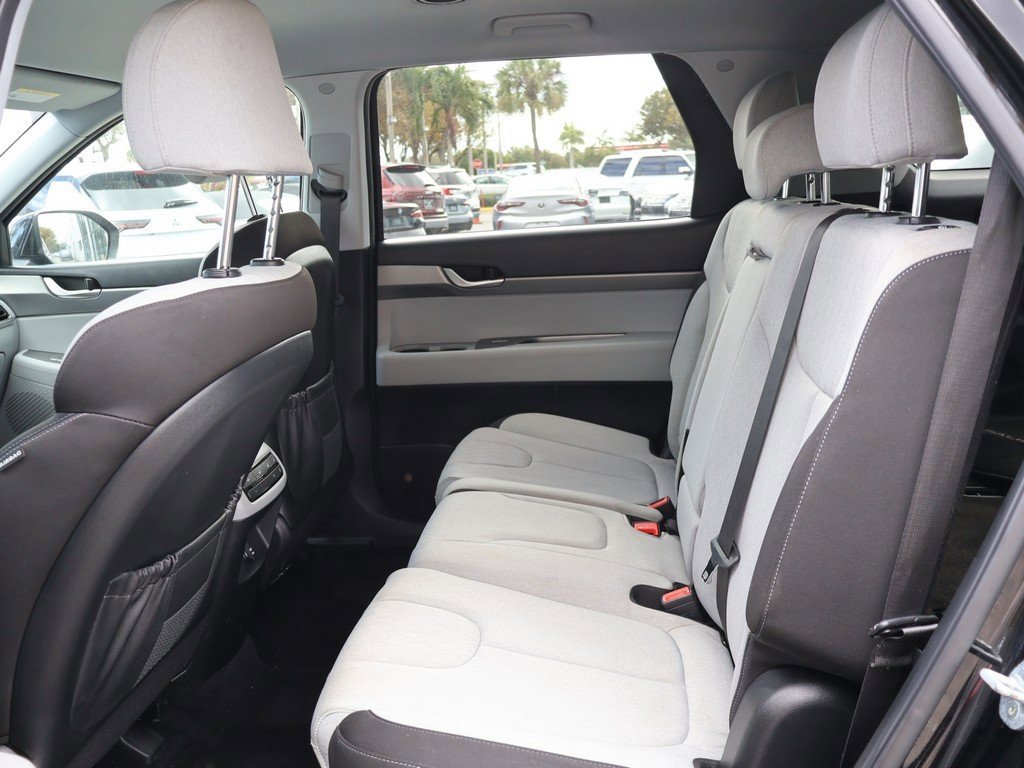 Used 2022 Hyundai Palisade SE image 34