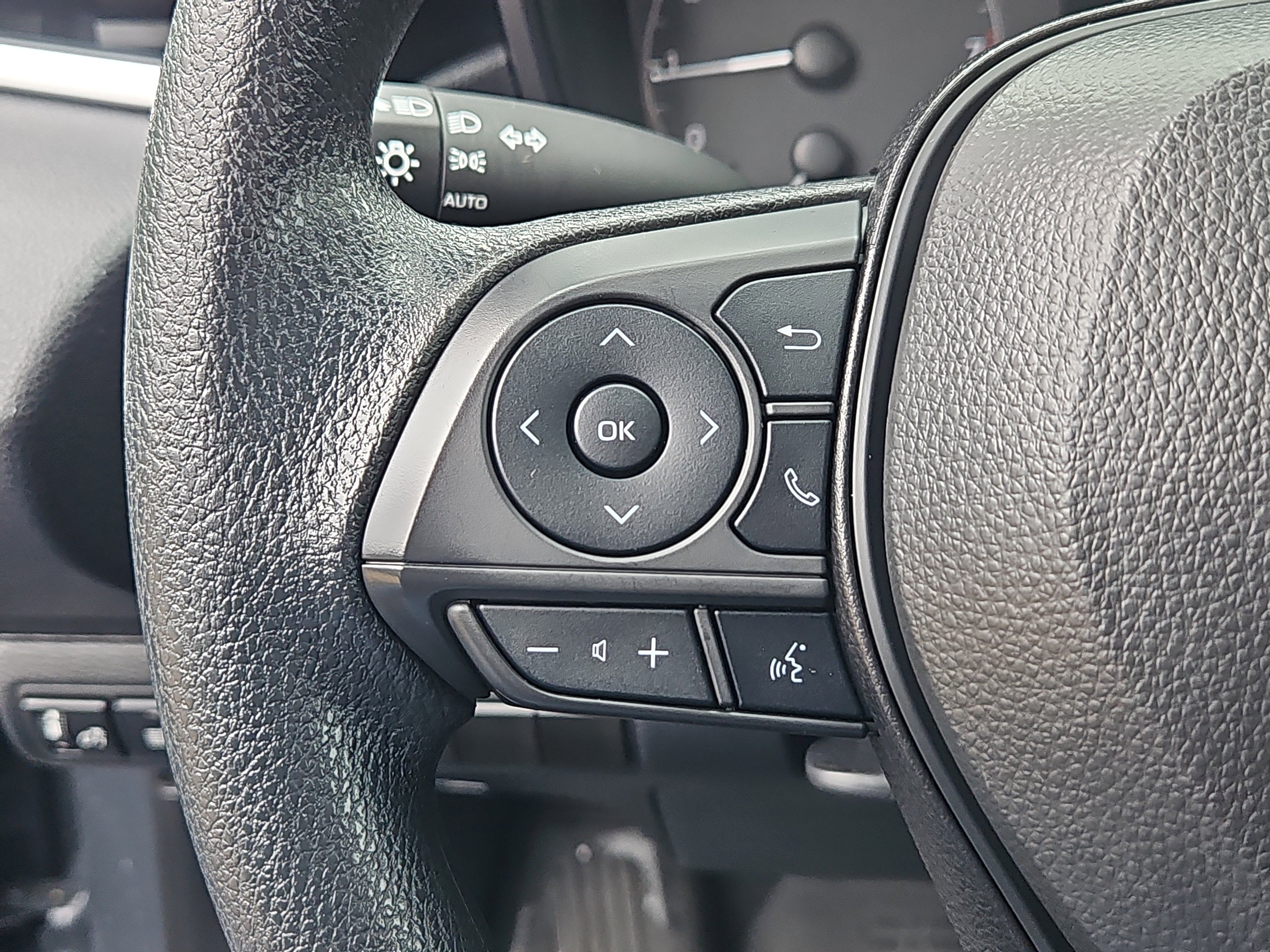 Used 2024 Toyota Corolla LE image 12