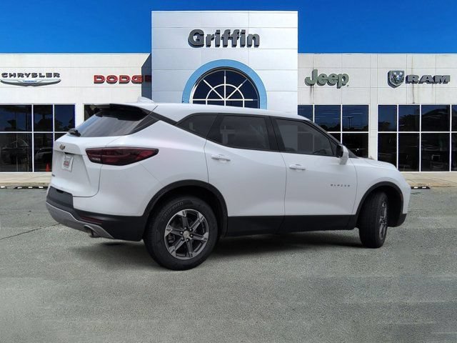 Used 2023 Chevrolet Blazer LT FWD image 4