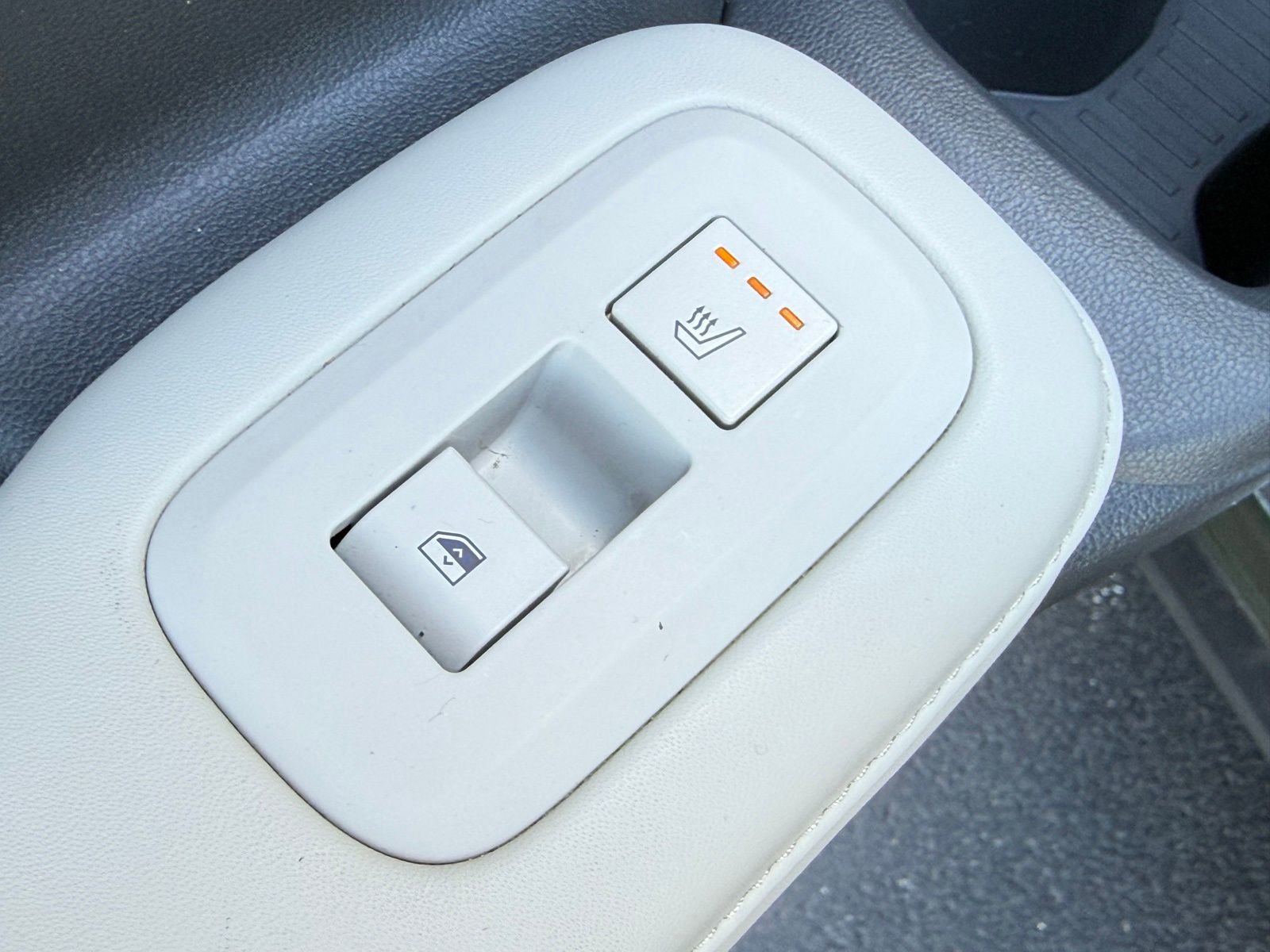 Used 2024 Hyundai Santa Fe Calligraphy image 14