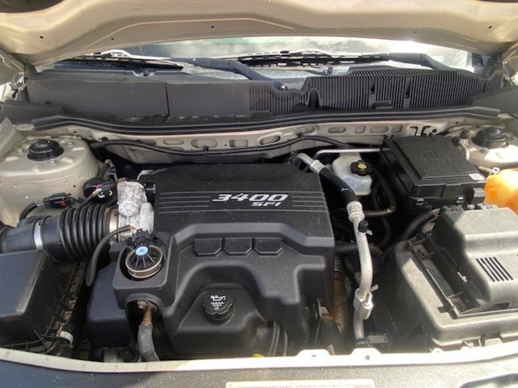 Used 2009 Pontiac Torrent 2WD image 15