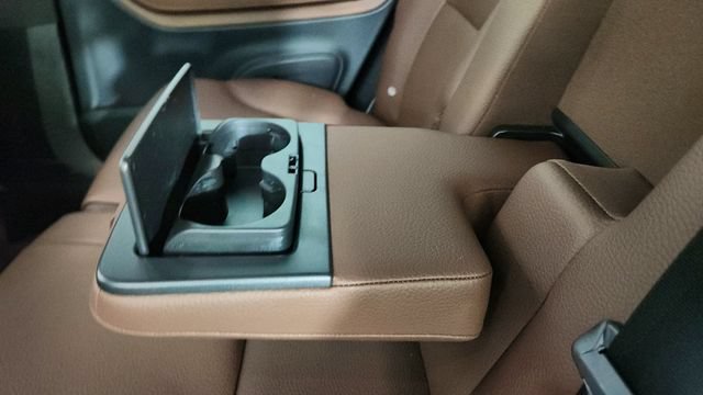 Certified 2023 Volvo XC90 B5 Plus AWD/4WD image 29