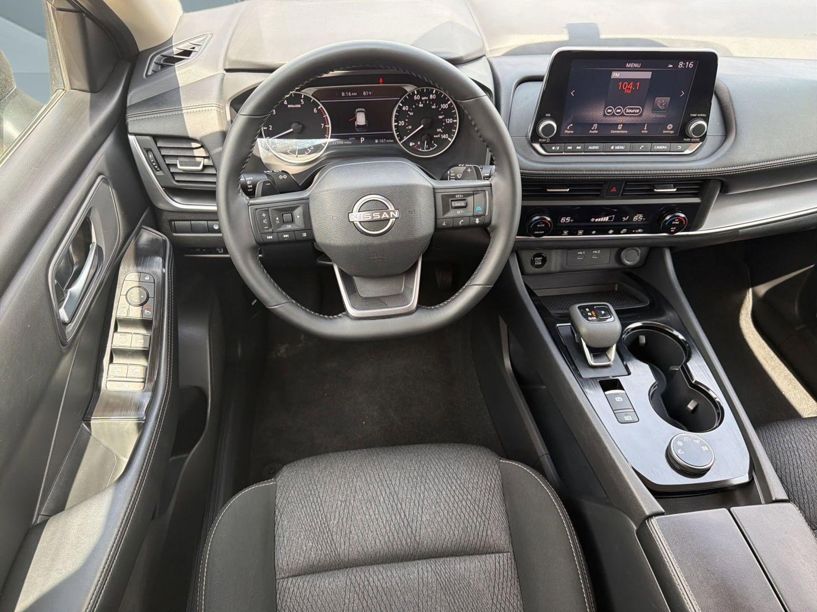 Used 2025 Nissan Rogue SV image 26