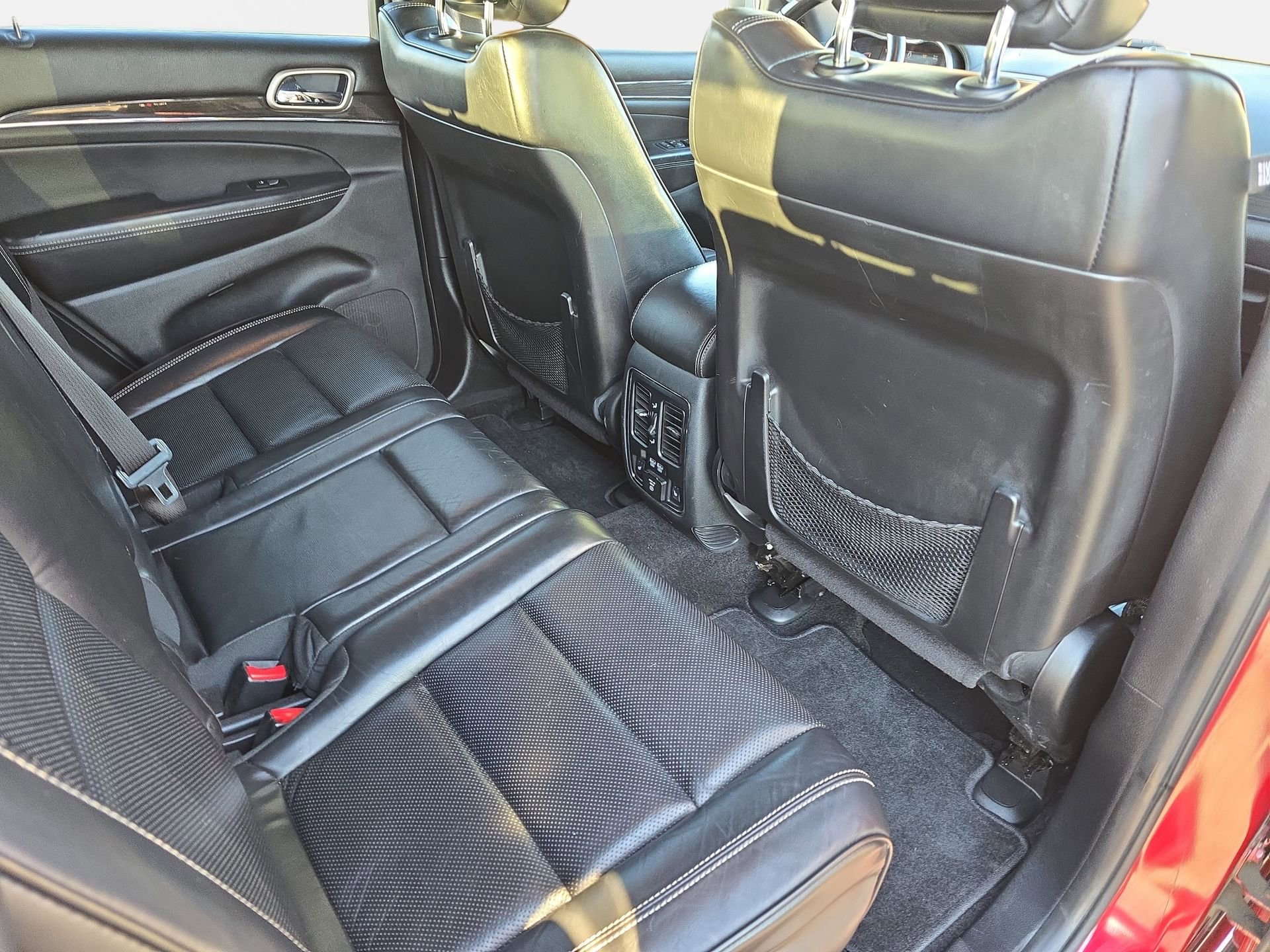 Used 2015 Jeep Grand Cherokee Overland AWD/4WD image 11