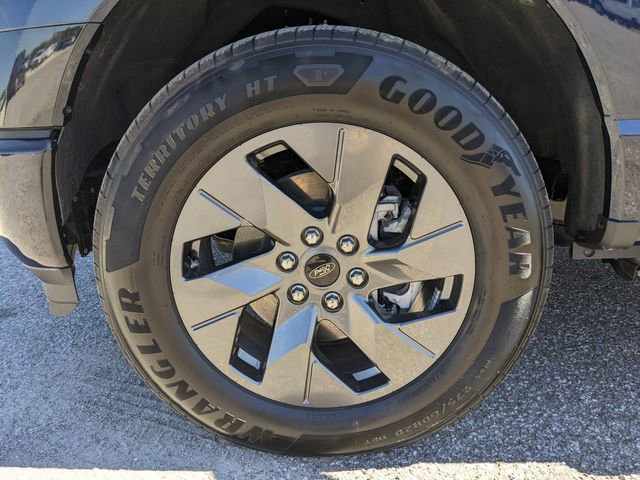 Used 2025 Ford F150 Lightning Flash image 10