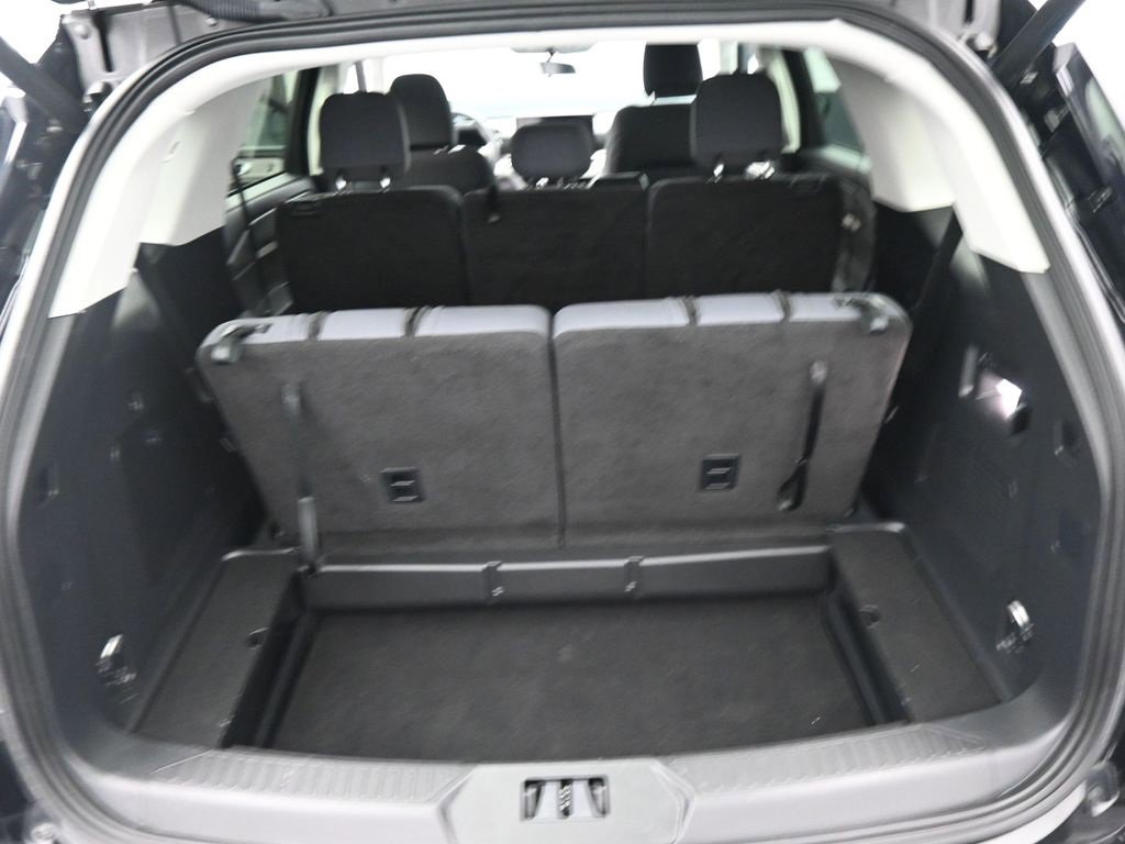 Certified 2025 Ford Explorer Active image 8