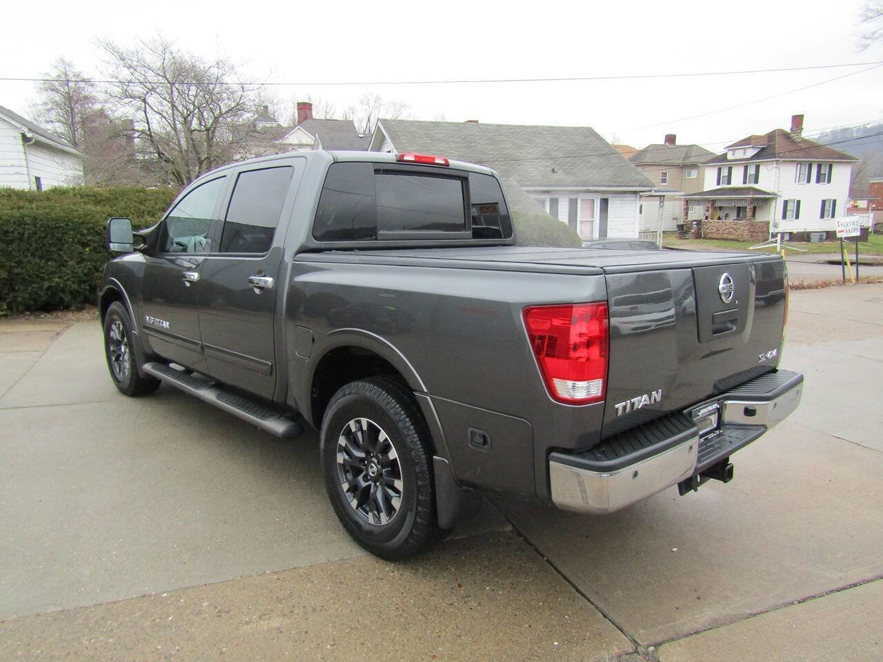 Used 2011 Nissan Titan SL w/ SL Max Utility Pkg image 7