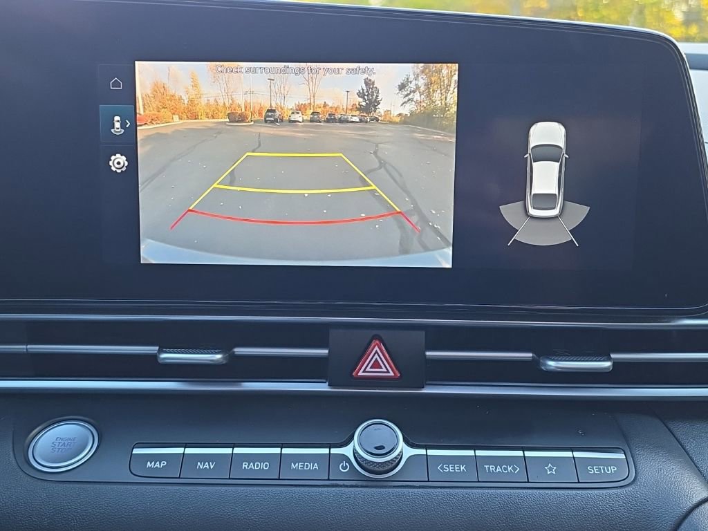 Used 2023 Hyundai Elantra Limited image 27