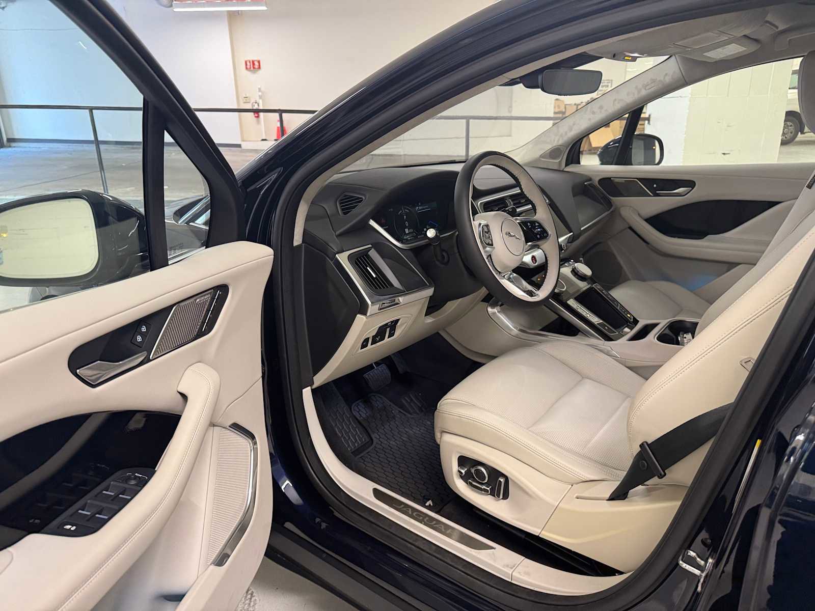 Used 2024 Jaguar I-PACE R-Dynamic HSE image 16