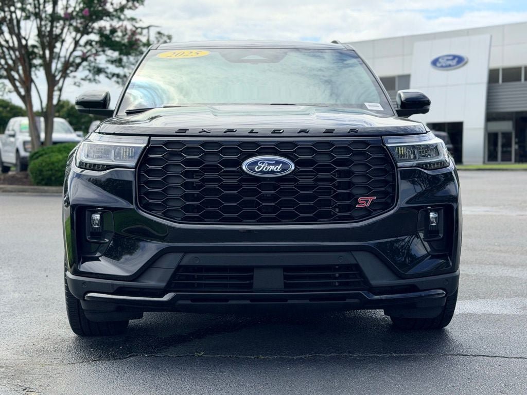 Certified 2025 Ford Explorer ST RWD image 6