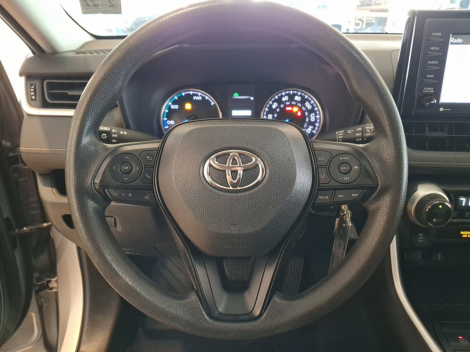 Certified 2022 Toyota RAV4 LE w/ Carpet Mat Package (TMS) AWD/4WD image 19
