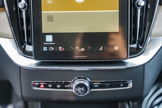 Certified 2025 Volvo XC90 T8 Plus w/ Protection Package Premier image 21