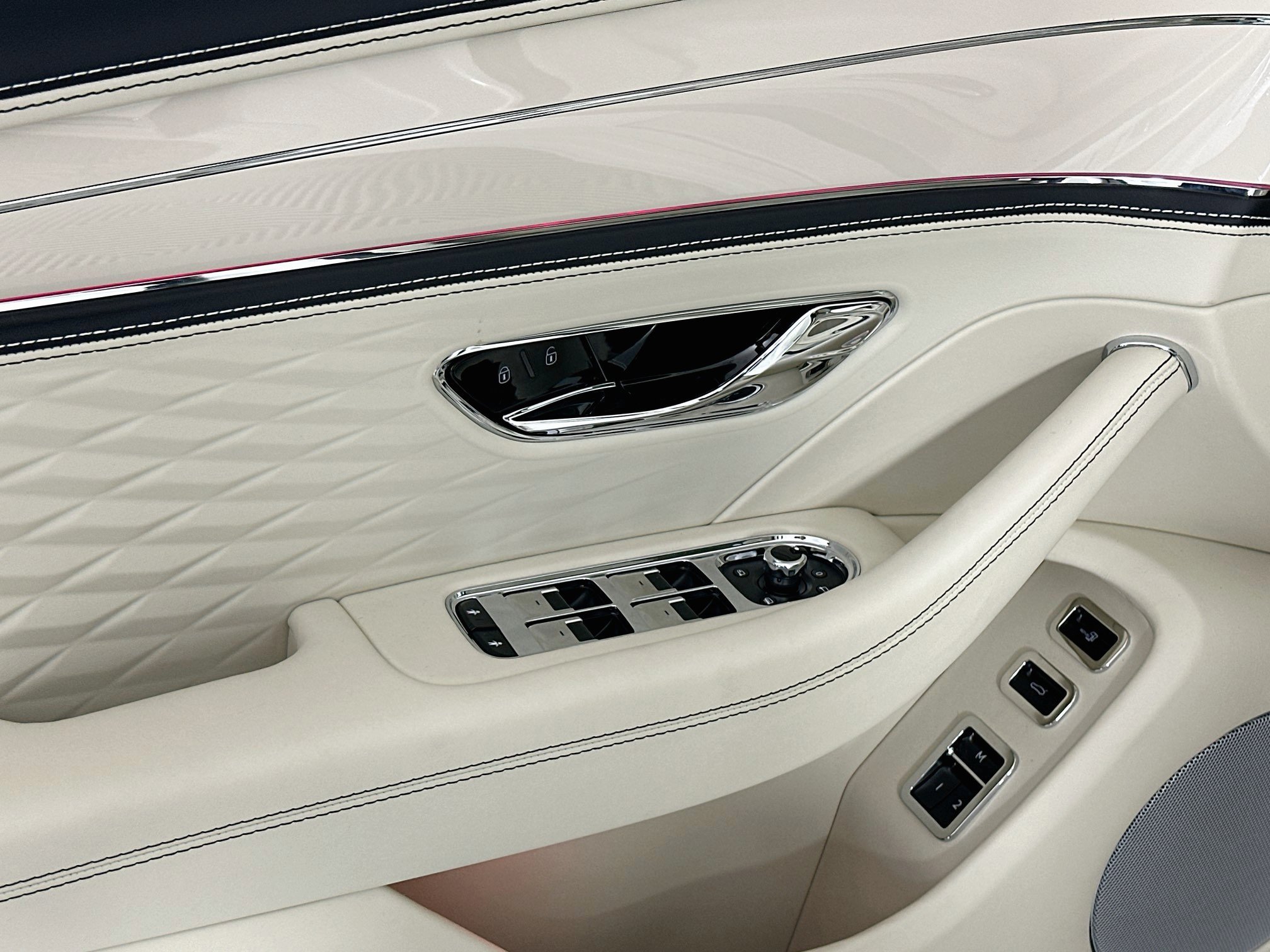 New 2027 Bentley Flying Spur AWD/4WD image 15