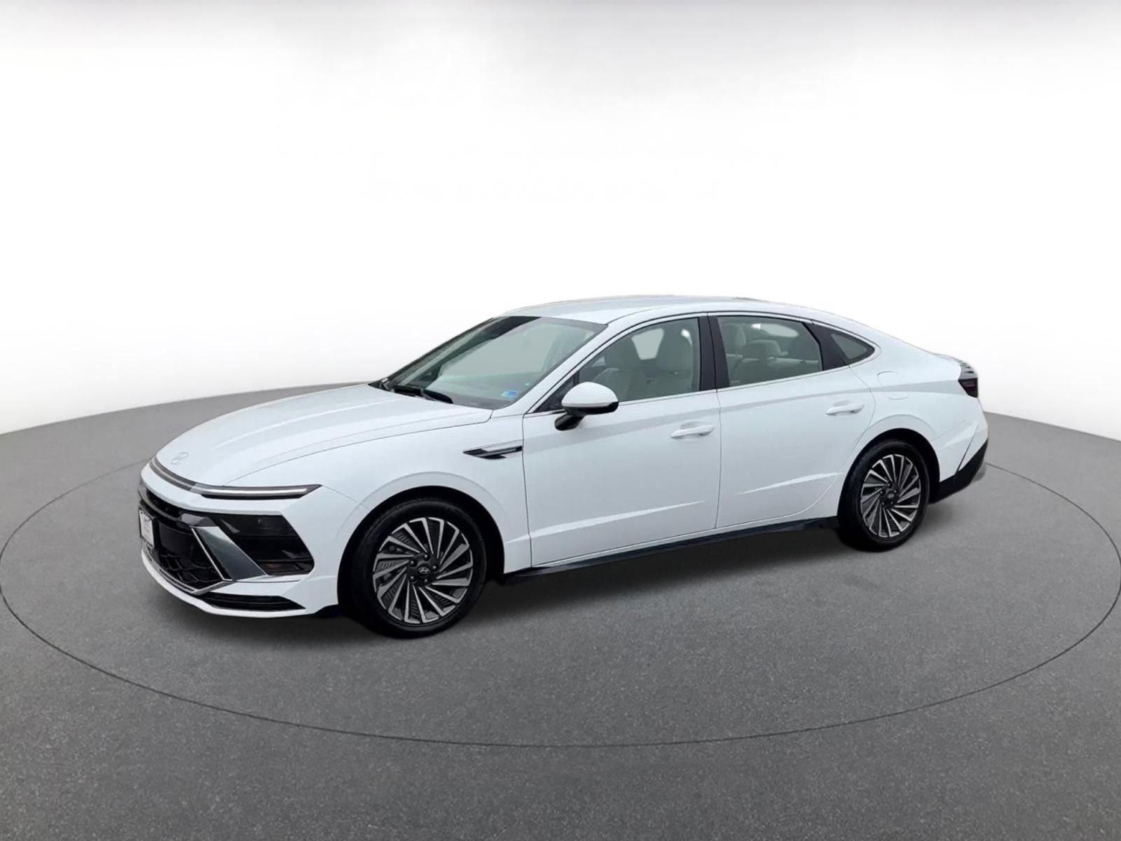 Used 2025 Hyundai Sonata SEL FWD image 8