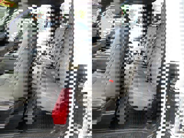 Used 2022 Ford F550 4x4 SuperCab Super Duty image 33