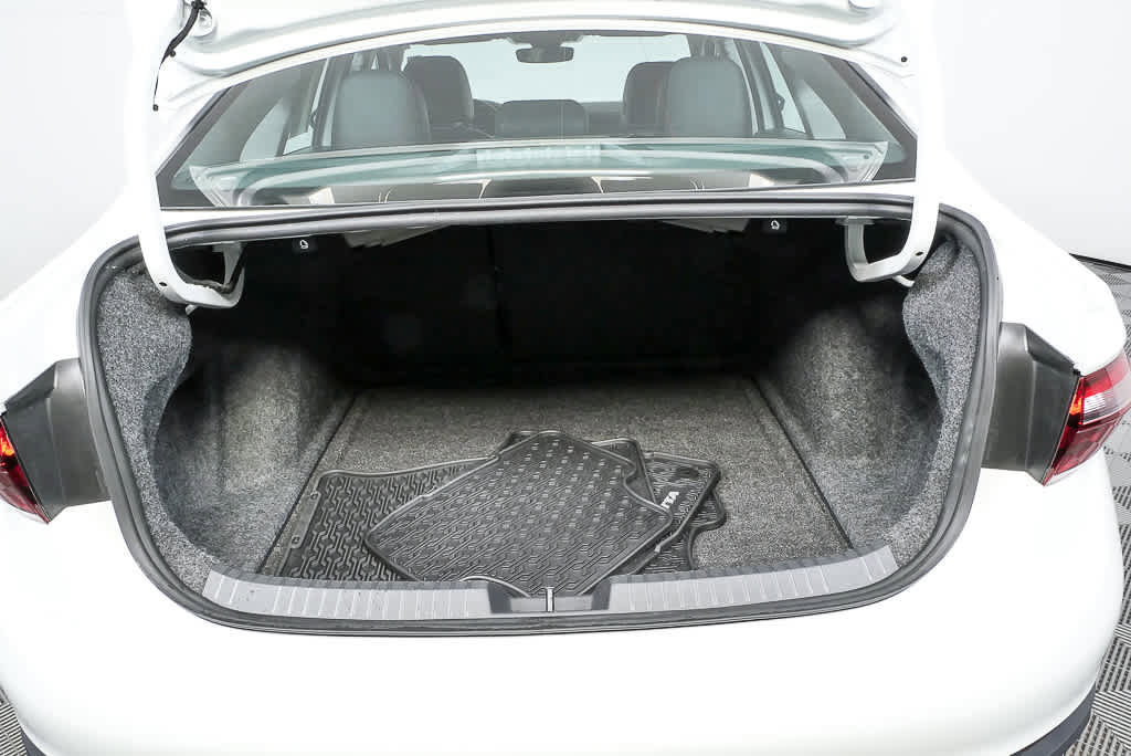 Used 2023 Volkswagen Jetta SE image 27