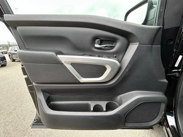 Used 2024 Nissan Titan SV w/ SV Convenience Package image 28