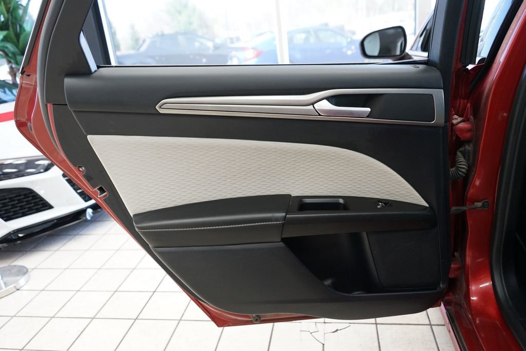 Used 2020 Ford Fusion SE w/ Equipment Group 151A image 42