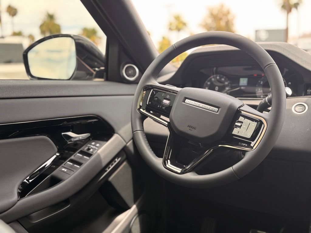 New 2026 Land Rover Range Rover Evoque Dynamic SE AWD/4WD image 9