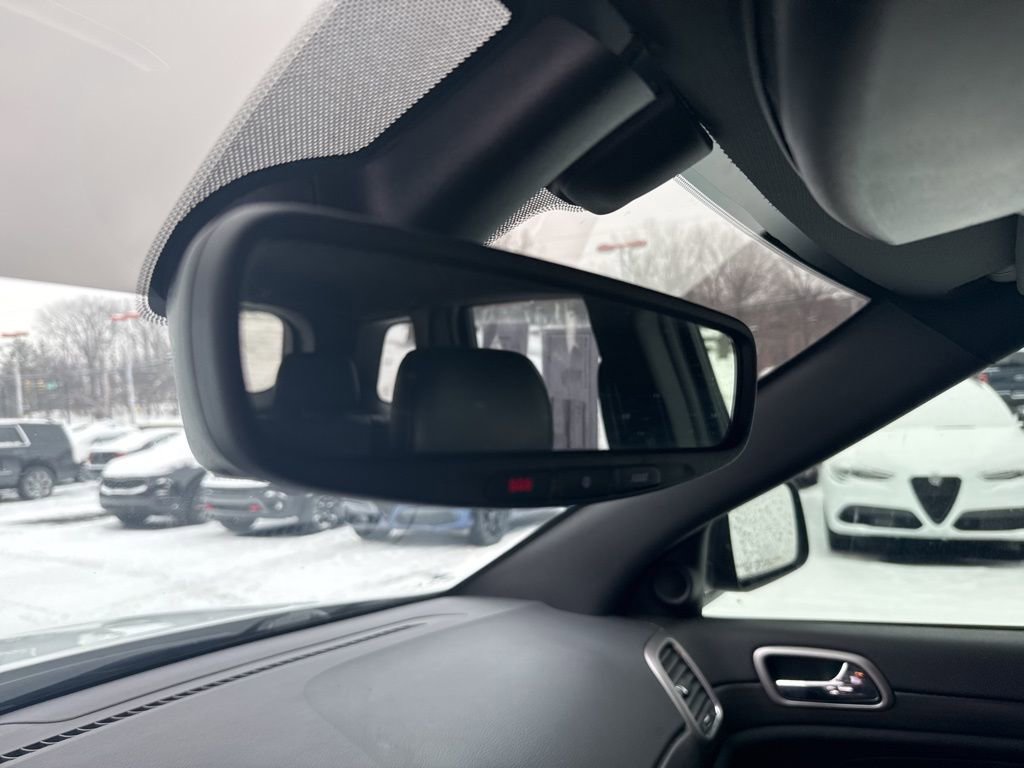 Used 2018 Jeep Grand Cherokee Altitude image 44