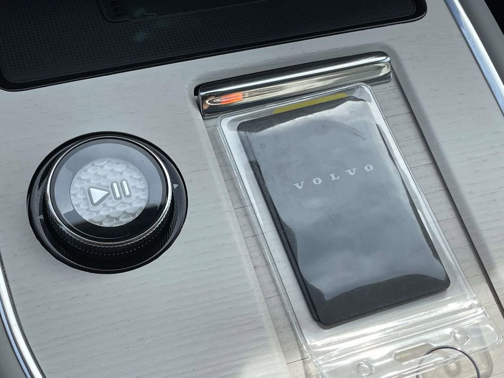 Used 2025 Volvo EX90 Ultra w/ Protection Package Premier image 21
