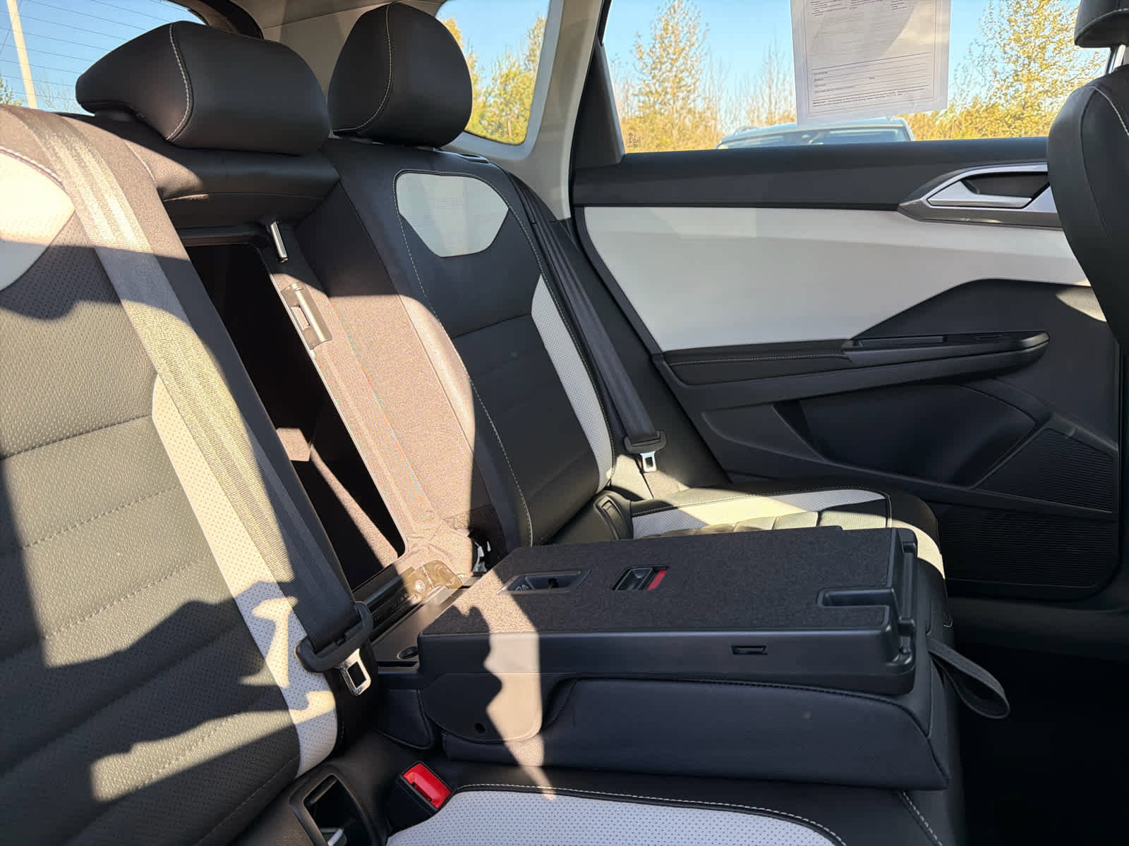 Certified 2025 Volkswagen Taos SEL image 43