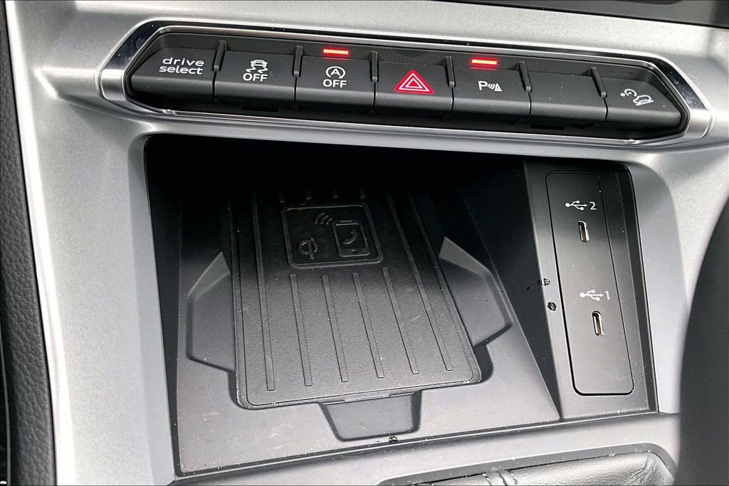 Used 2025 Audi Q3 2.0T Premium Plus w/ Premium Plus Package image 16