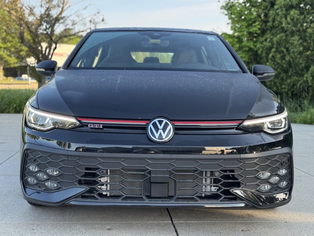 New 2025 Volkswagen GTI SE image 2