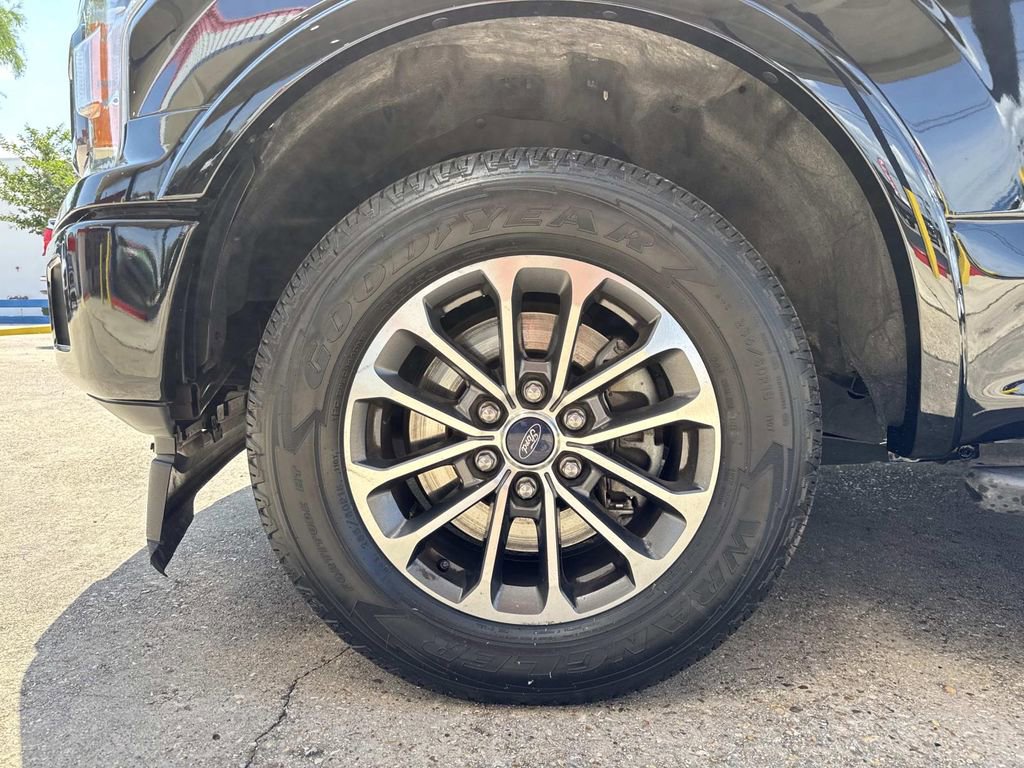 Used 2018 Ford F150 XLT w/ Equipment Group 302A Luxury RWD image 4