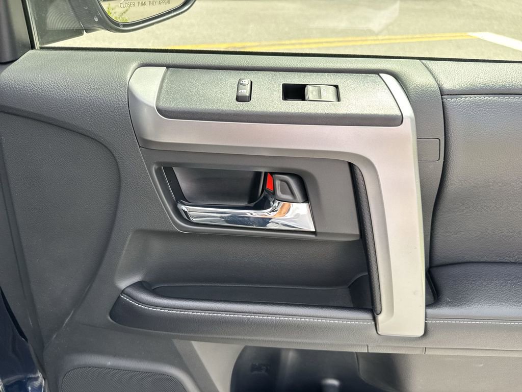 Used 2018 Toyota 4Runner SR5 image 44