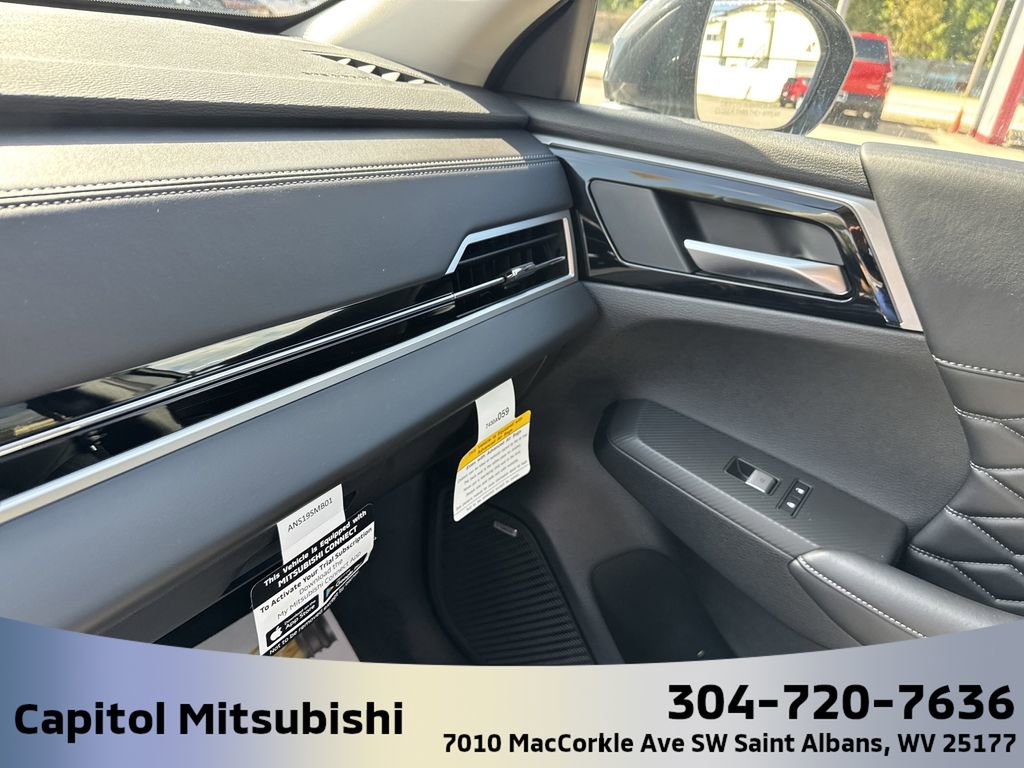 New 2025 Mitsubishi Outlander SEL image 25