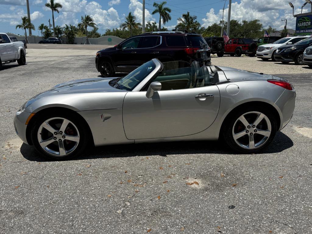 Used 2006 Pontiac Solstice Convertible w/ Premium Package image 13
