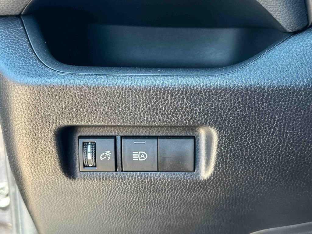 Used 2025 Toyota RAV4 XLE image 35