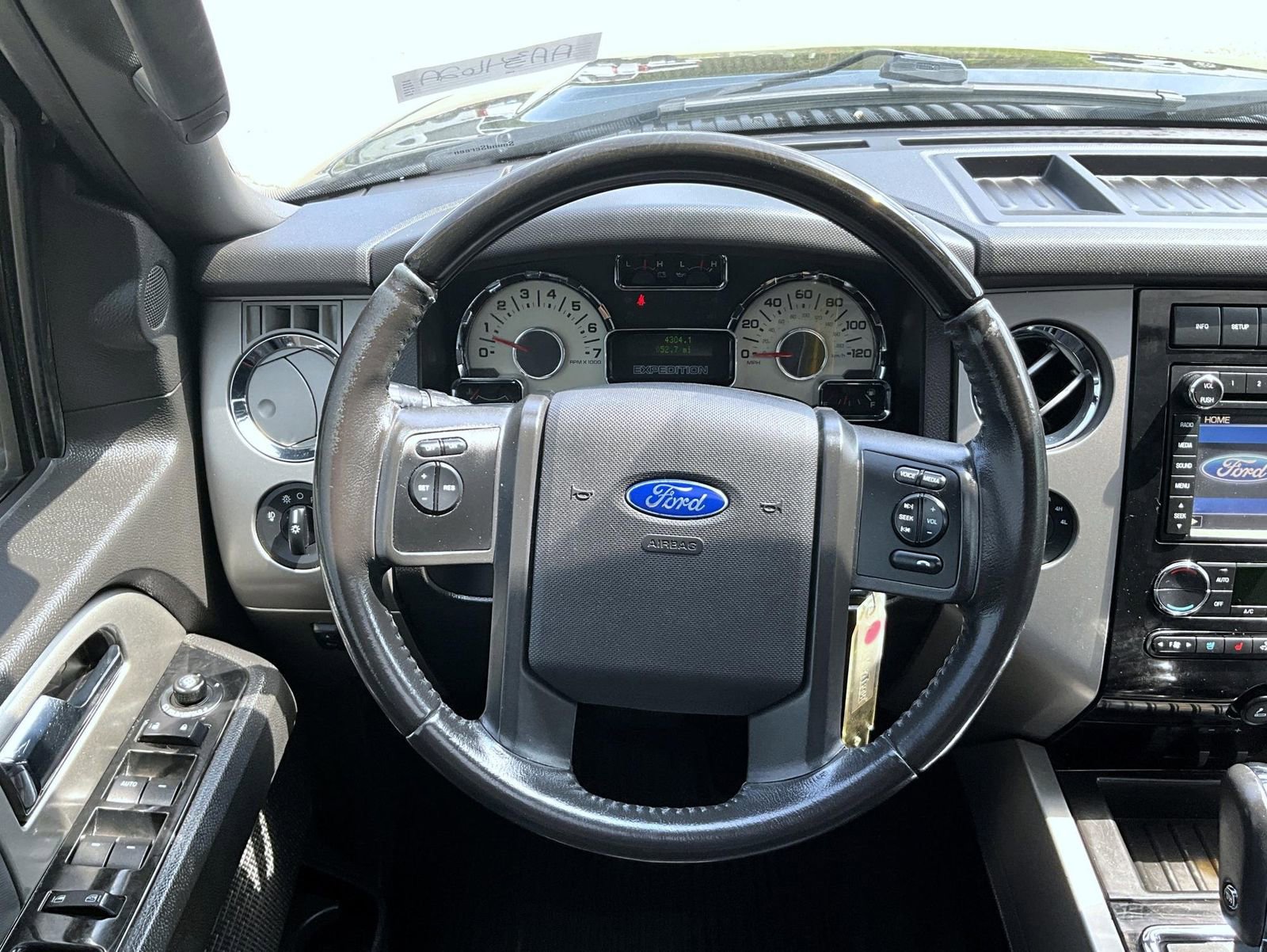 Used 2014 Ford Expedition Limited w/ Equipment Group 301A AWD/4WD image 12