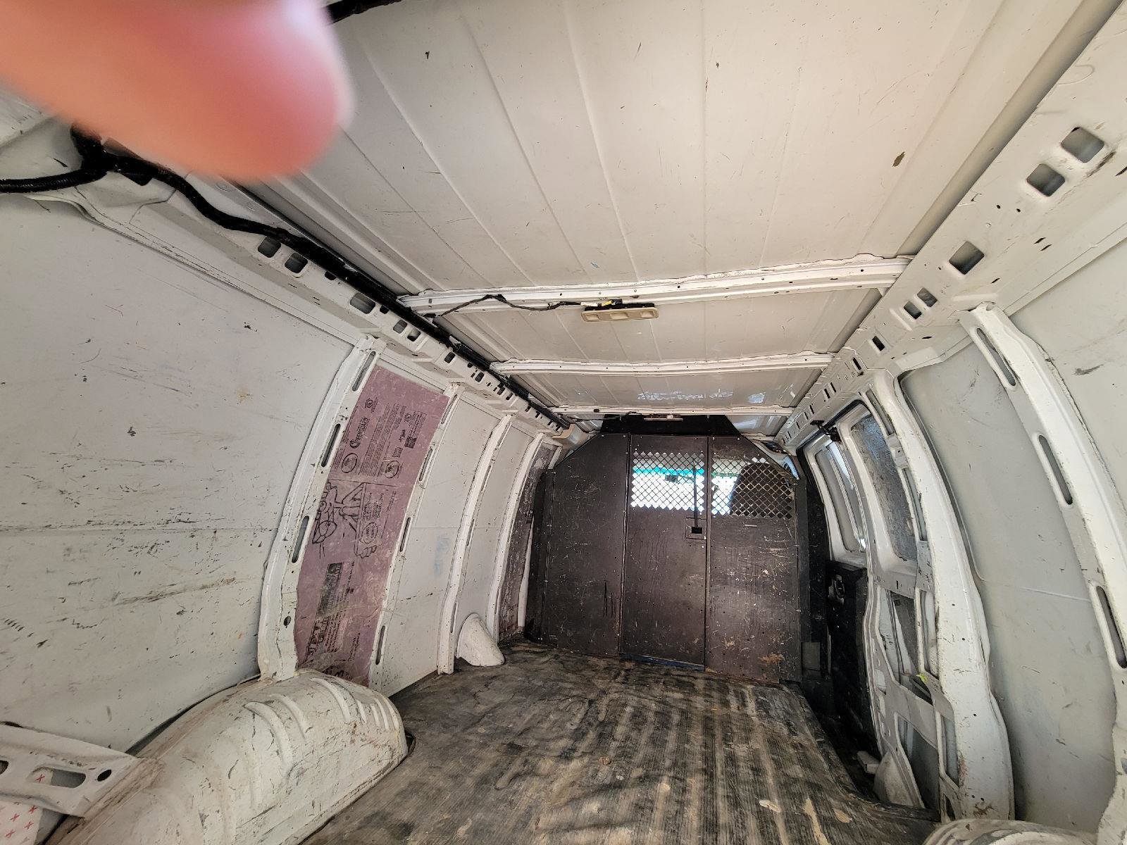 Used 2015 Chevrolet Express 2500 image 26