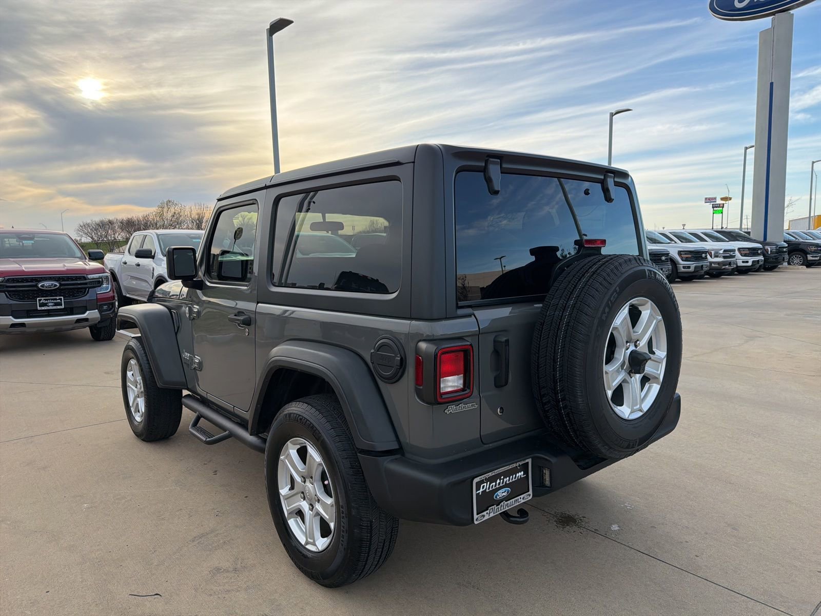 Used 2020 Jeep Wrangler Sport S image 3