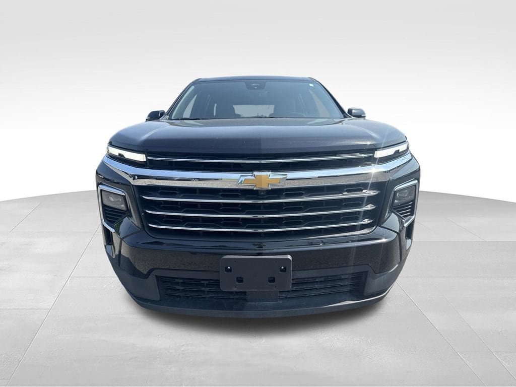 Used 2026 Chevrolet Traverse LT w/ Driver Confidence Package AWD/4WD image 3