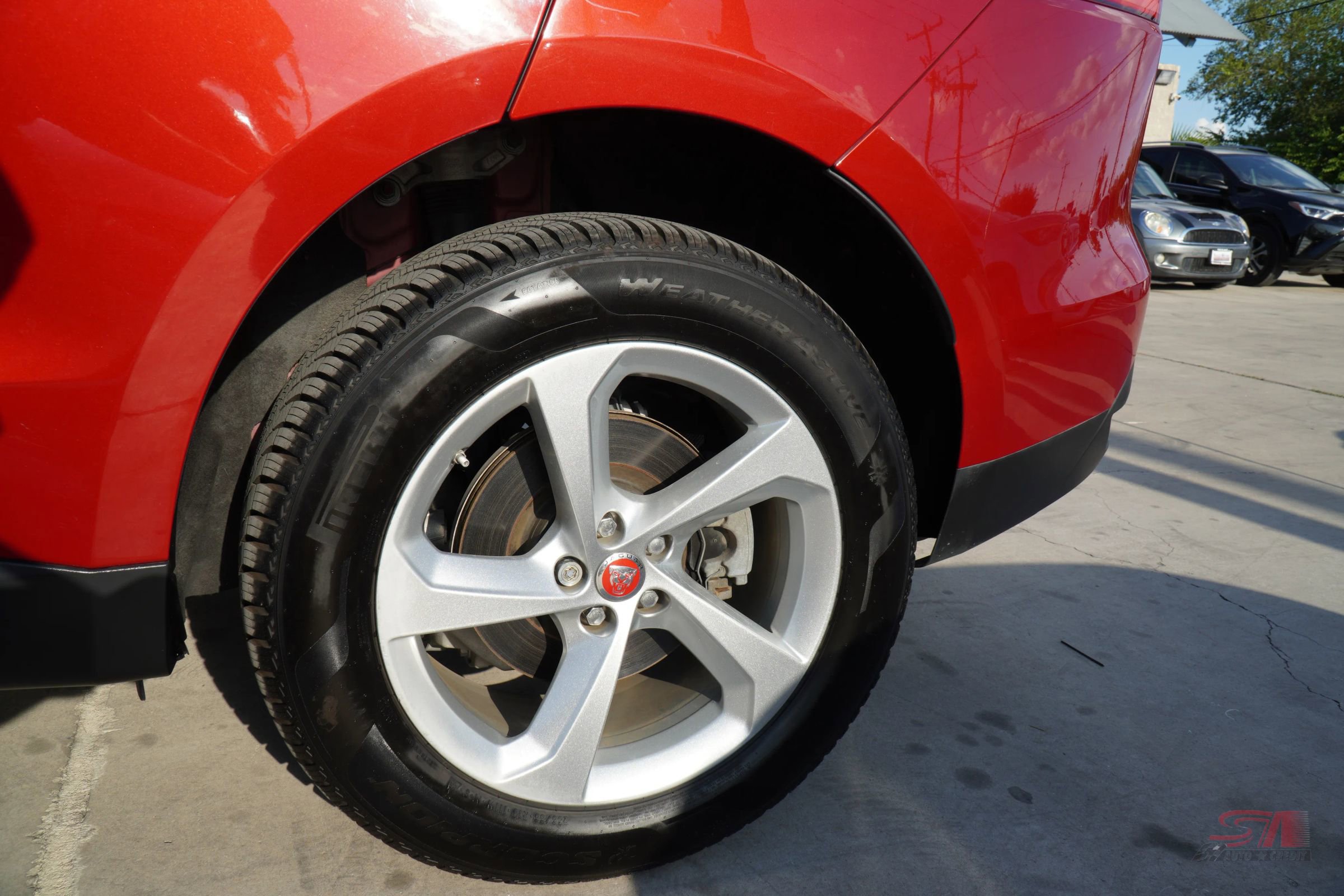 Used 2019 Jaguar F-PACE Premium image 10
