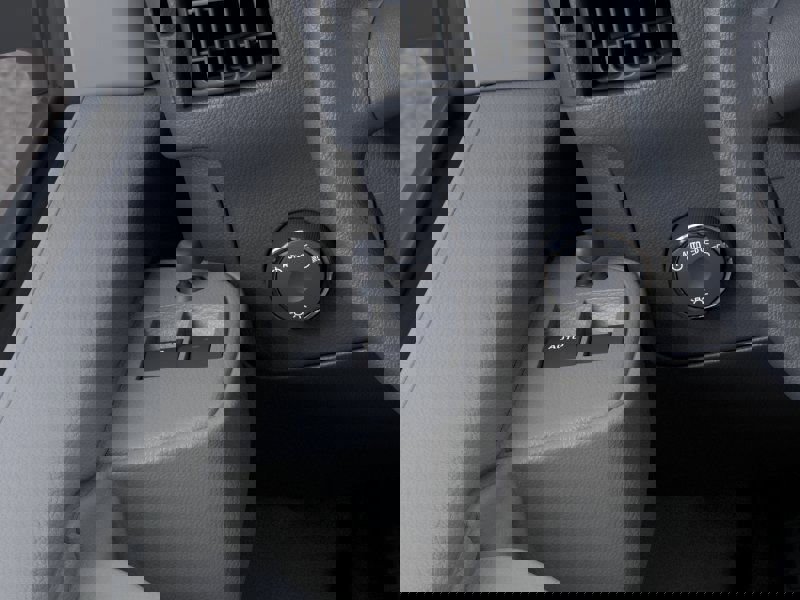 New 2025 Chevrolet Express 3500 Extended image 22