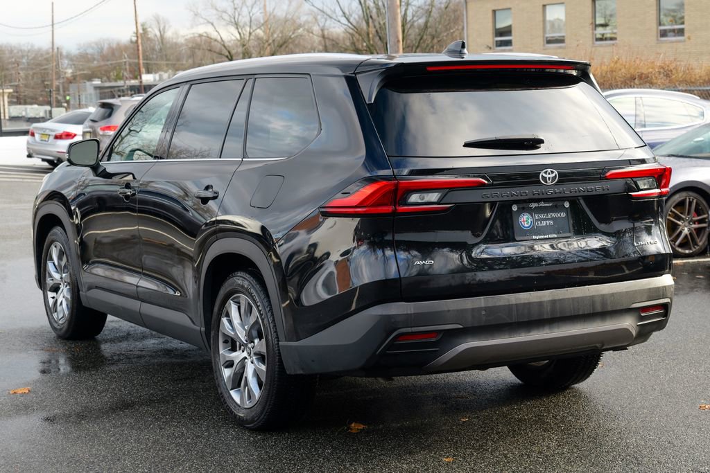 Used 2024 Toyota Grand Highlander Limited image 5