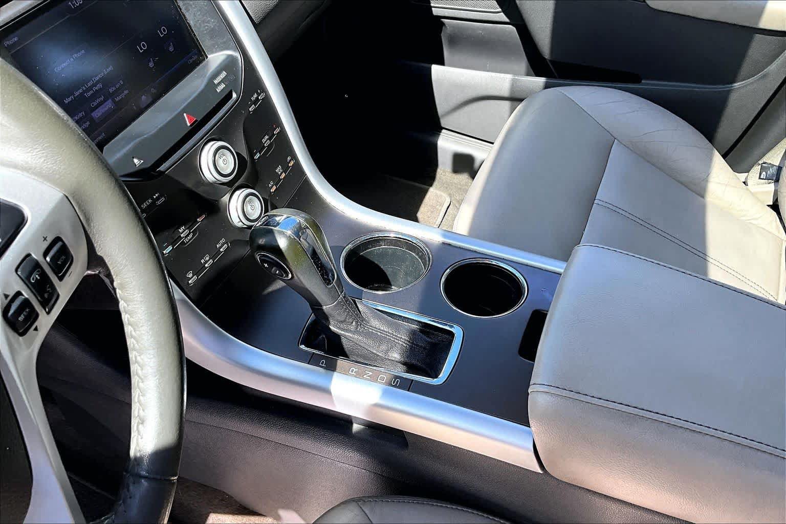 Used 2013 Ford Edge SEL FWD image 17