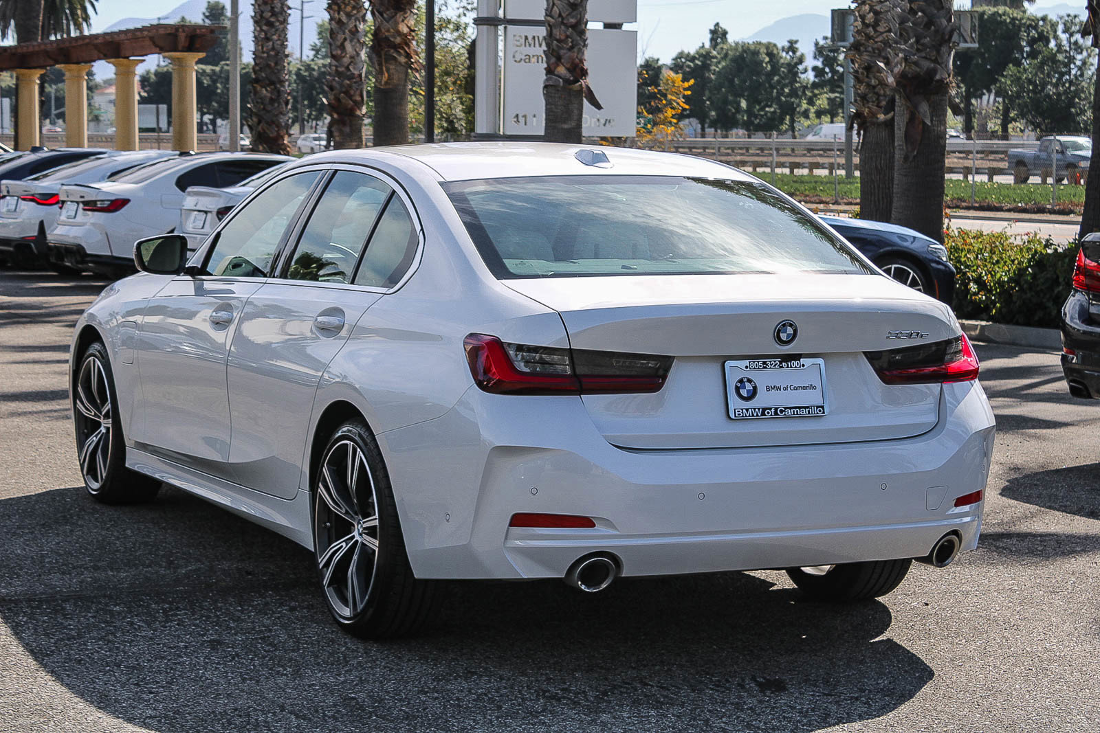Used 2024 BMW 330e image 4
