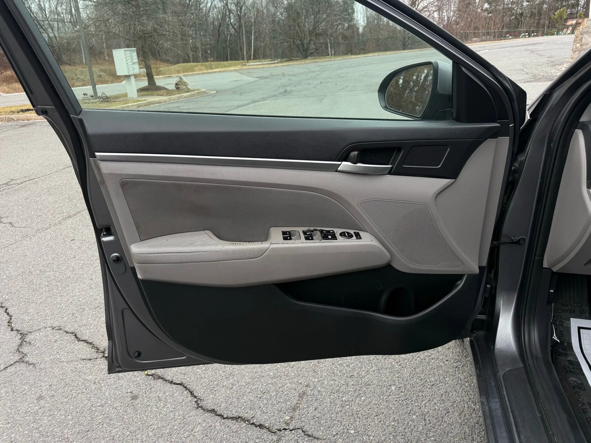 Used 2020 Hyundai Elantra SEL image 19