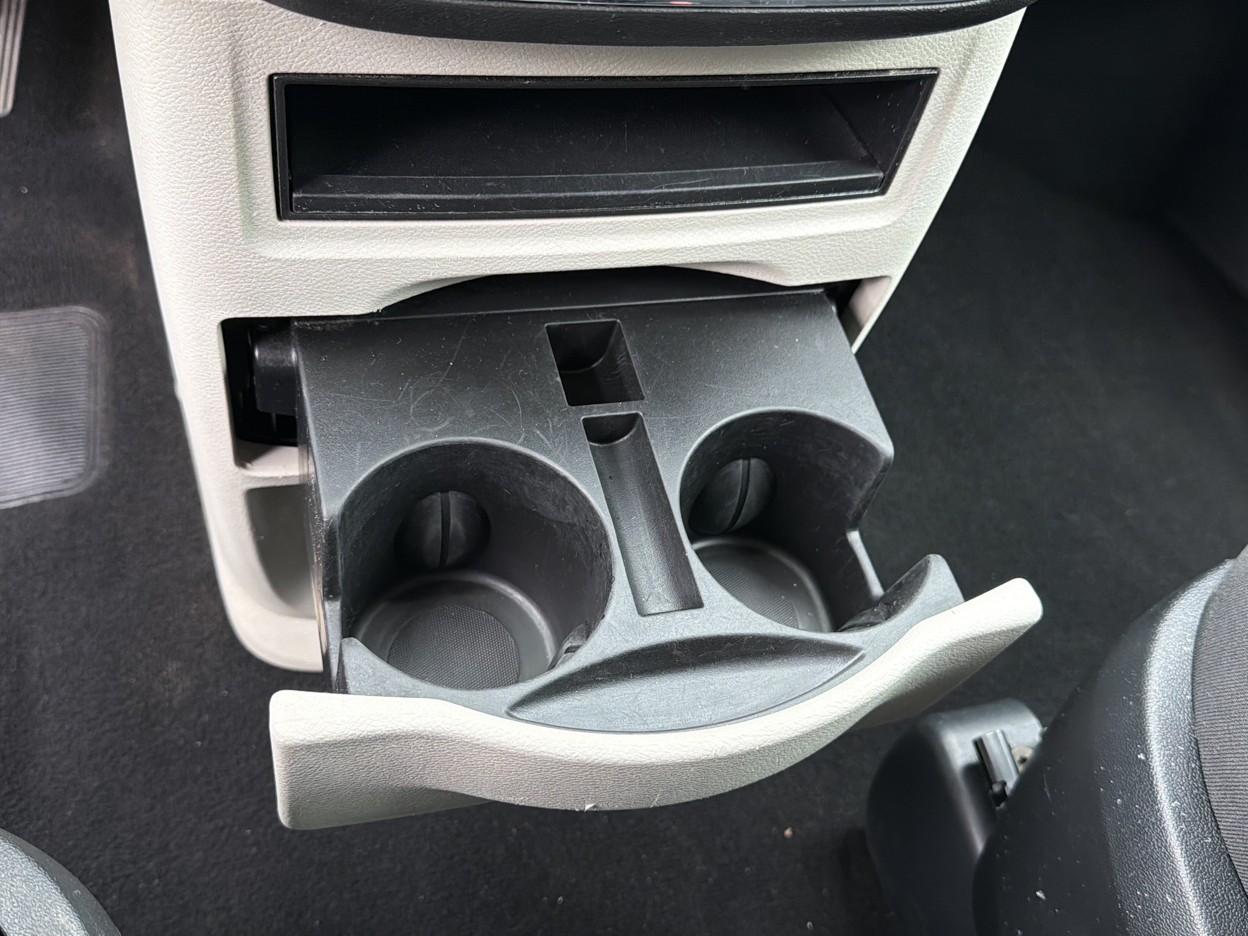 Used 2019 Dodge Grand Caravan w/ UConnect Hands-Free Group FWD image 23