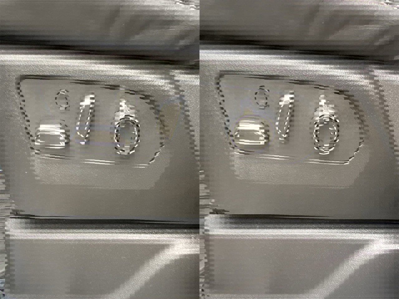 Certified 2024 Cadillac Escalade ESV Sport Platinum w/ LPO, ONYX Package image 21